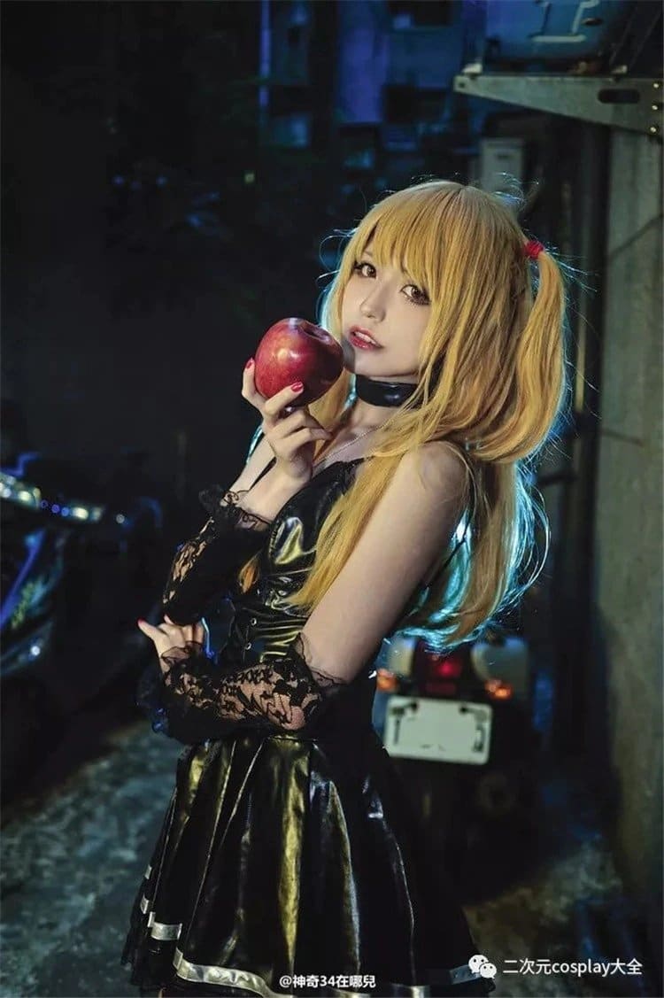 Misa Amane’s gothic wardrobe deserves its own fan club. This Death Note-inspired cosplay set brings her signature dark