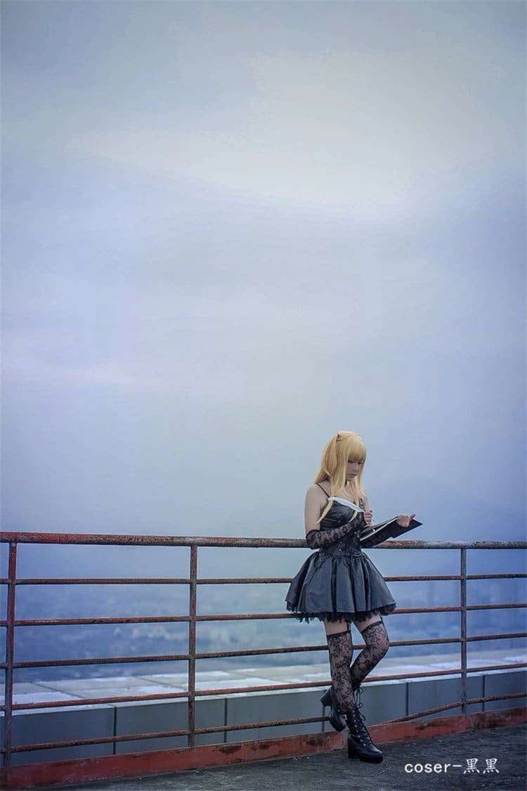 Misa Amane’s gothic wardrobe deserves its own fan club. This Death Note-inspired cosplay set brings her signature dark