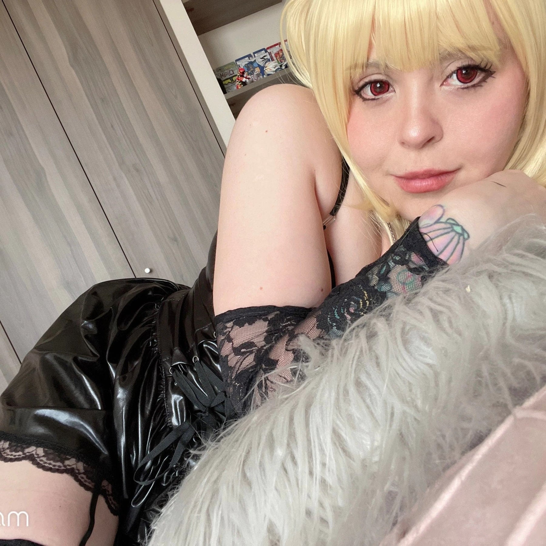 Misa Amane’s gothic wardrobe deserves its own fan club. This Death Note-inspired cosplay set brings her signature dark