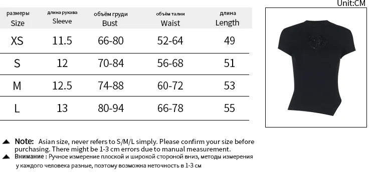 Measurement chart for the heart-cutout T-shirt with sleeve, bust, waist and length values in centimetres; the listing offers S, M and L.