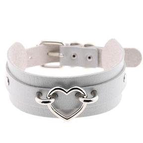 Light gray double-layered vegan leather heart collar with a silver heart-shaped metal clasp
