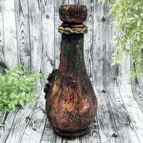Red woodland bottle back detail