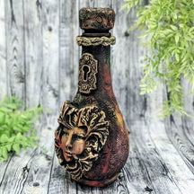 Red woodland bottle front detail